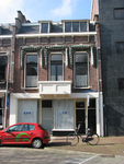 820451 Gezicht op de voorgevel van het pand Van Limburg Stirumstraat 8 (E.P.P.-Public Relations) te Utrecht.N.B. Rond ...